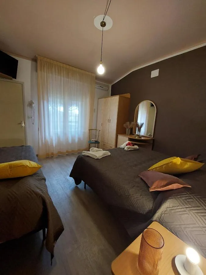 Hotel Maison Des Roses Cesenatico